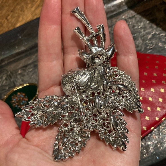 Rhinestone Coat Brooch - Picture 5 of 5